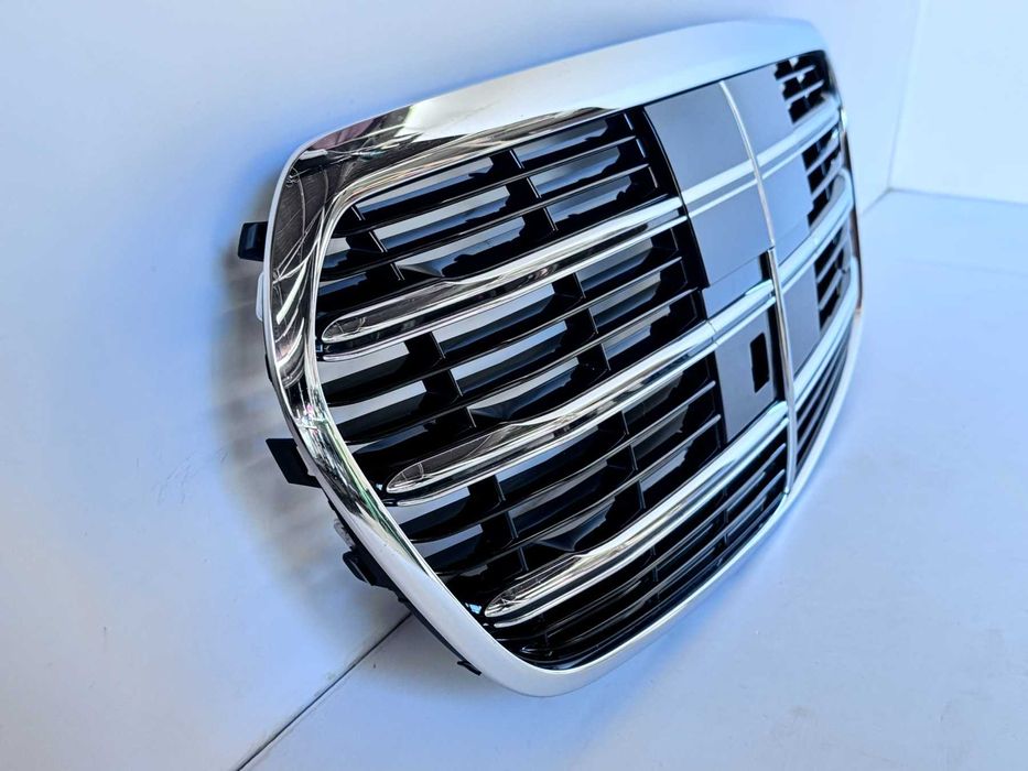 решетка радиаторна Mercedes W223 S klass 2020-2026 г. #1076V .
