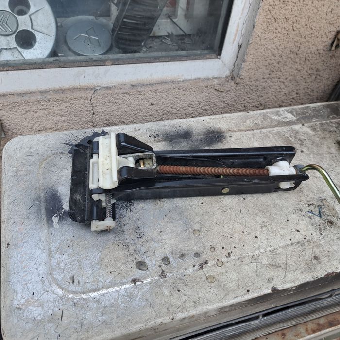 Оригинален крик за Volvo S60.S80.V70 2000/2007г.Renault Laguna 0