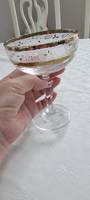 Продам 2 стеклянные креманки , 400тг.