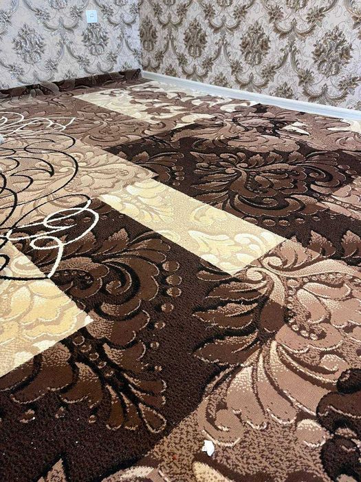 Продается два кресла и большой ковер