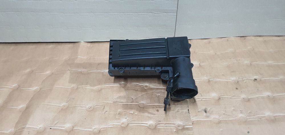 Carcasa filtru aer 2.0 1.9 tdi golf 5 passat b6 skoda octavia 2 seat