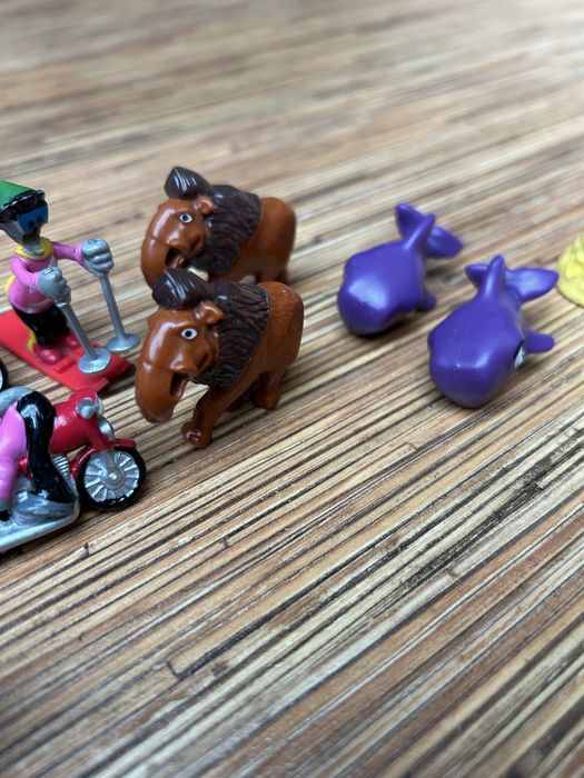 Стари играчки от kinder яйца и други