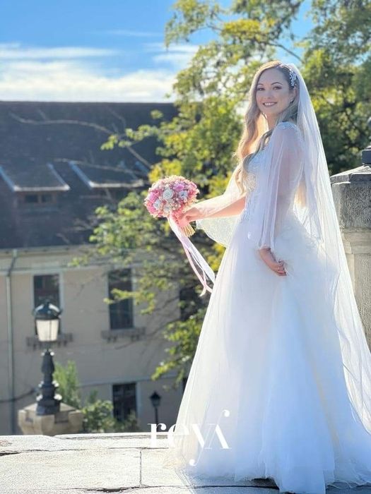 Rochie de mireasa Reya couture Iasi cadou accesoriu păr