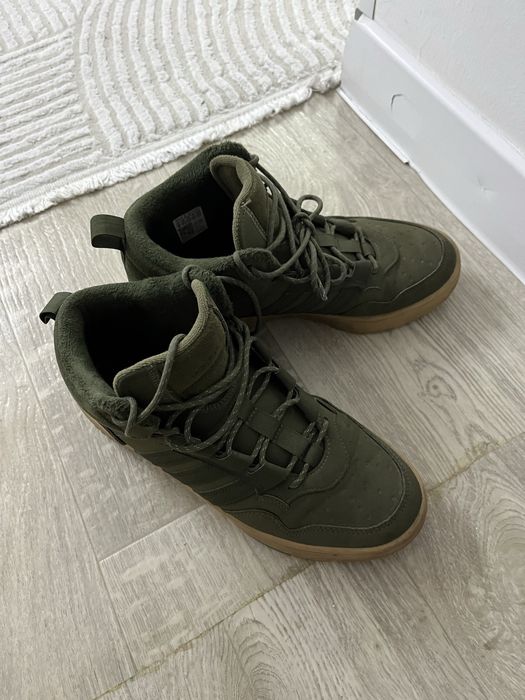 Продается Adidas Hoops размер 41