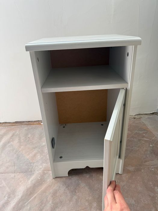 Noptiera albă Ikea