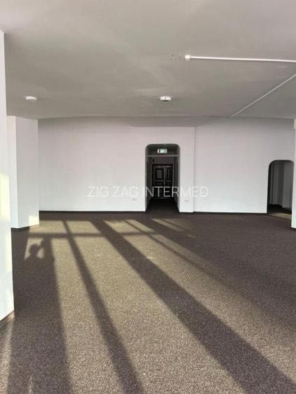 Spatiu comercial de inchiriat ultracentral etaj 1, zona Dacia, Constanta