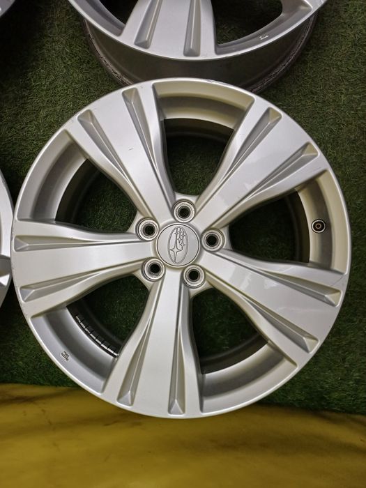 Диски R17 5×100 на Subaru.