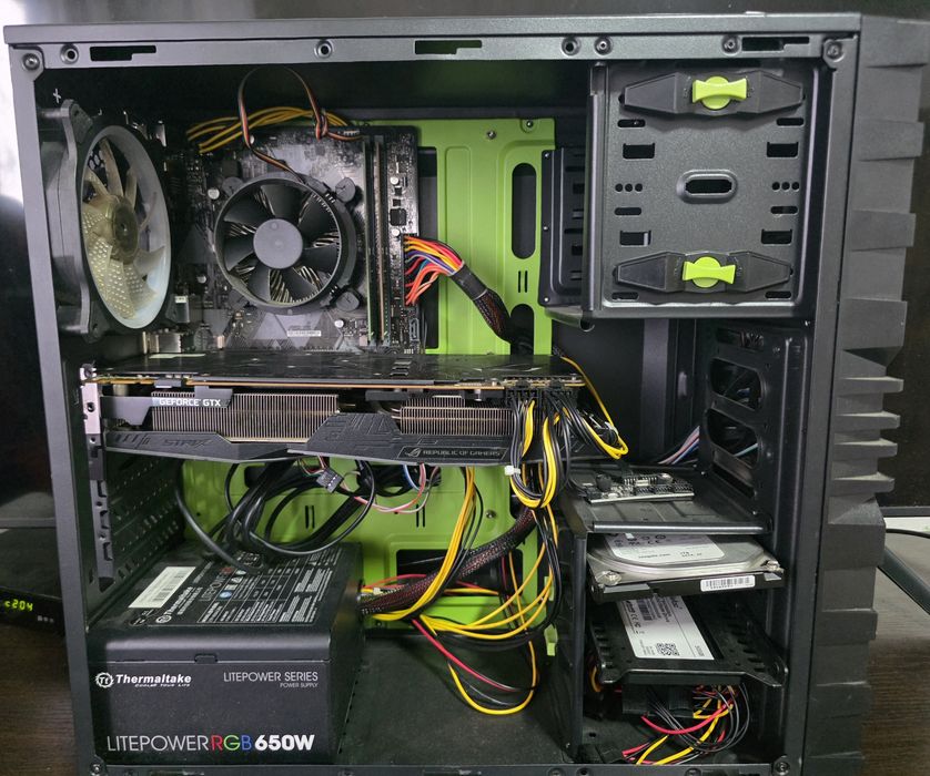 Vand PC Gaming sau schimb cu Laptop