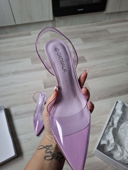 Дамски обувки с токчета на марката Catwalk!