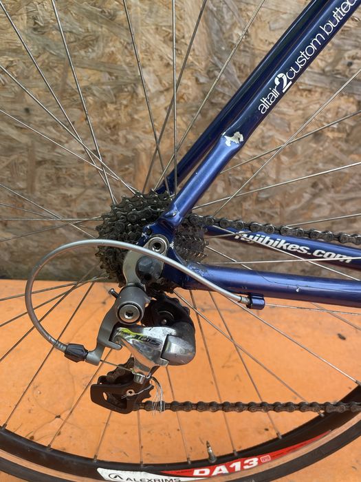 Bicicleta fuji absolute 1.0 furca de carbon roti 28”  (are o indoitura la furca spate , nu este fisurat cadrul )