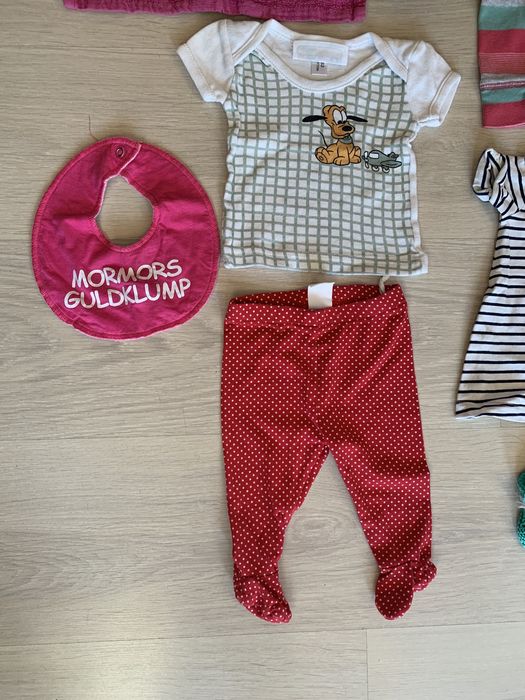 Vand lot haine bebe(1-2 luni) superbe.