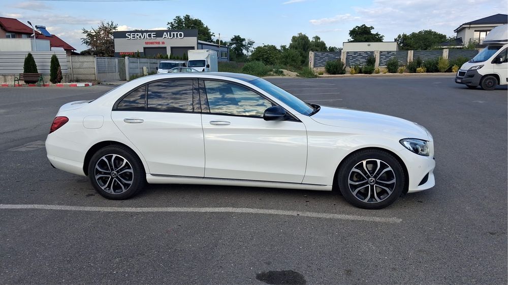 MERCEDES-BENZ C-Class 2018 — imagine 2