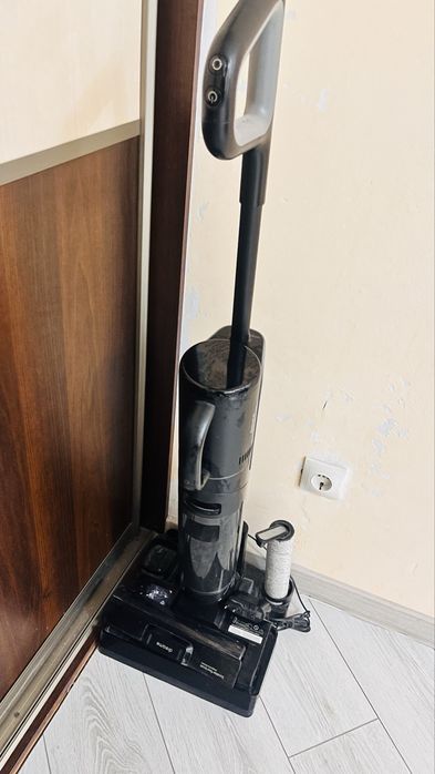 Продам моющий вертикальный пылесос  Dreame M 12