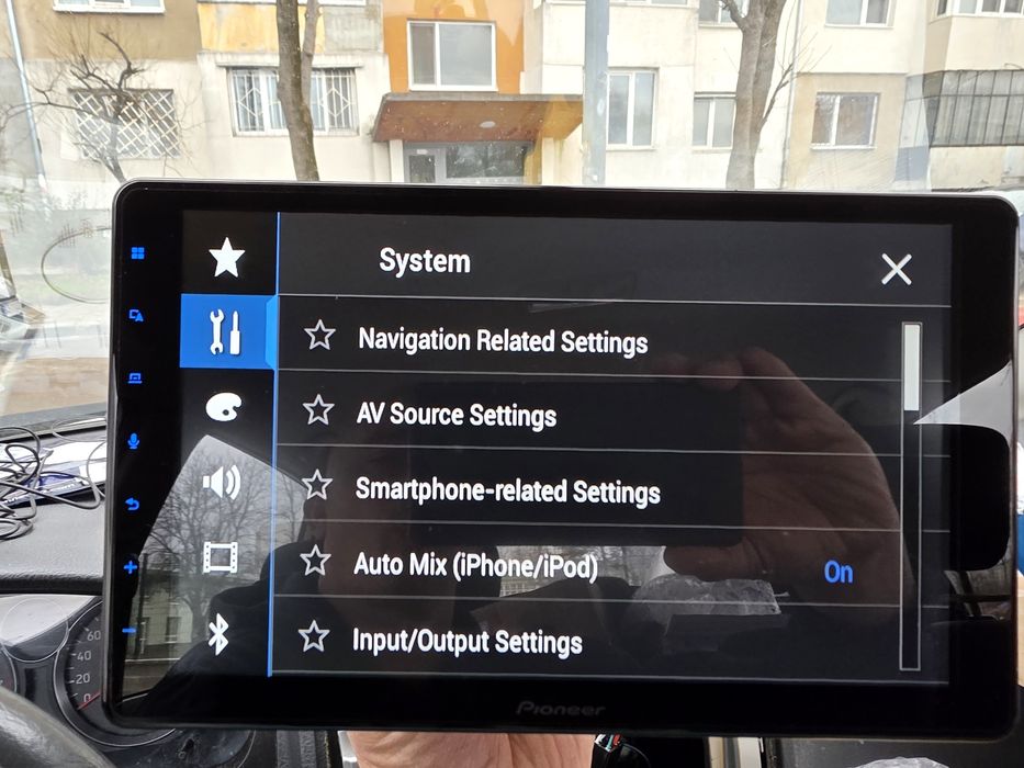 Продавам Pioneer AVIC-Z1000DAB-C