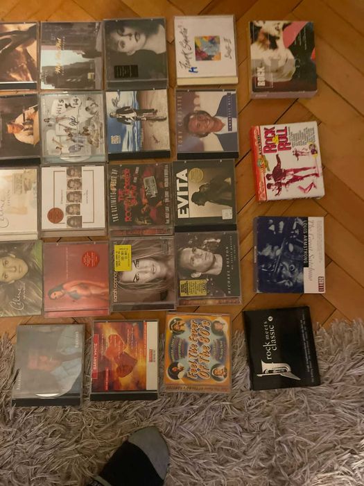 colectie de peste 60 cd-uri
