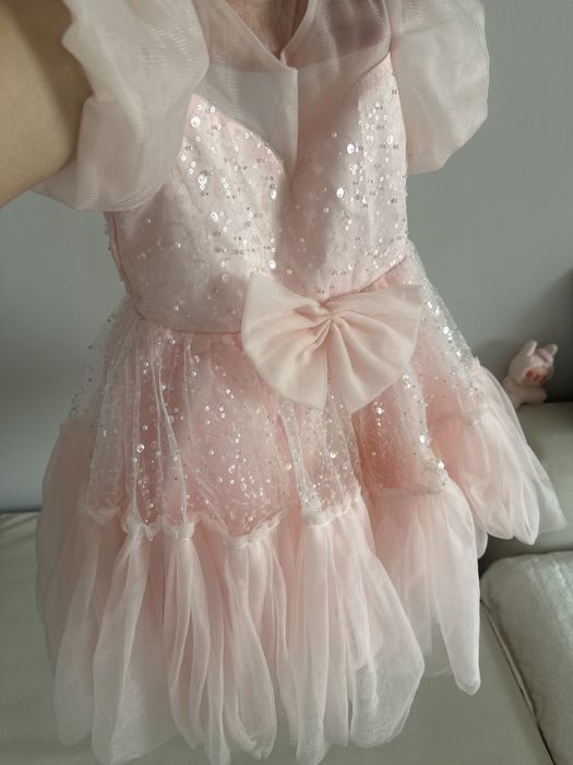 Красивое пышные  платья для девочки