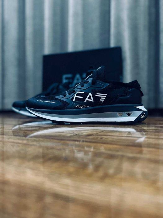 EA7 Armani мужские кроссовки РАЗМЕР 44.5