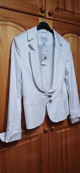 Разкошен Костюм на КЕНСОЛ - САКО + ПАНТАЛОН !НОВ с Етикет!№46