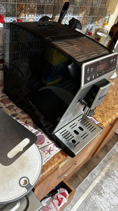 Кофе машинка delonghi autentica