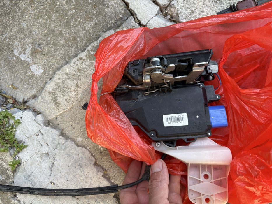 Дръжка с брава нови фолксваген туран/volkswagen touran