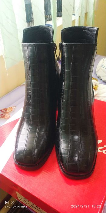 Стильные женская полусапожки