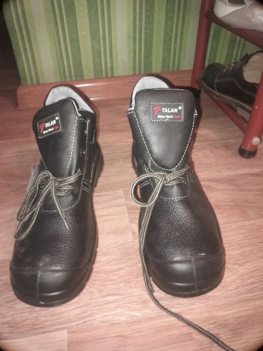 Продам рабочие ботинку