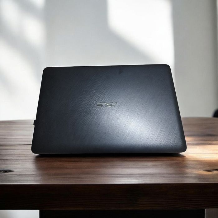 ASUS VivoBook  X540UBR / i5 / 8GB / 1TB / MX110 2GB
