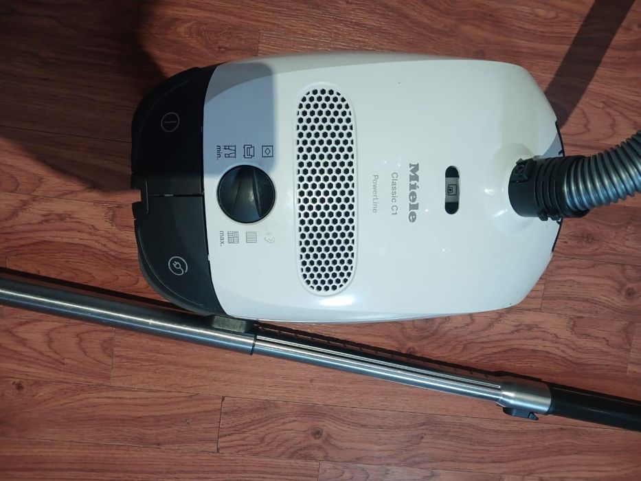 Пылесос Miele classic c1