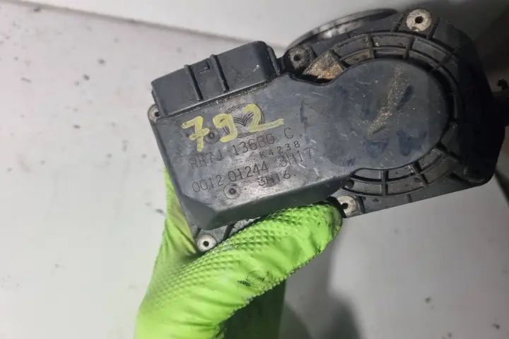 Clapeta acceleratie Mazda 6 2004