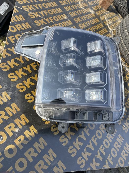 Фар Hyundai Staria