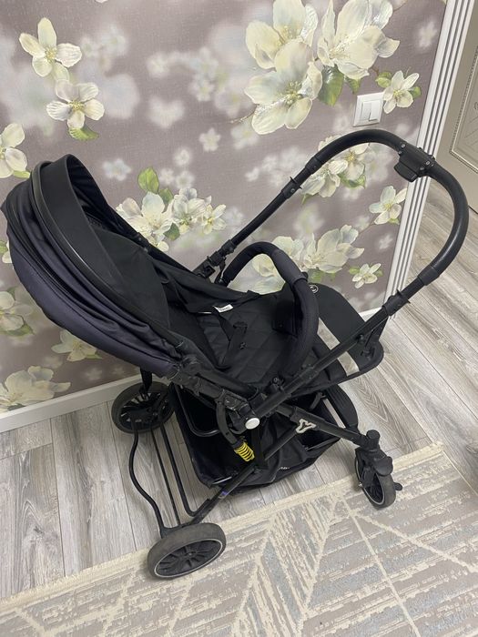 Коляска детская черная