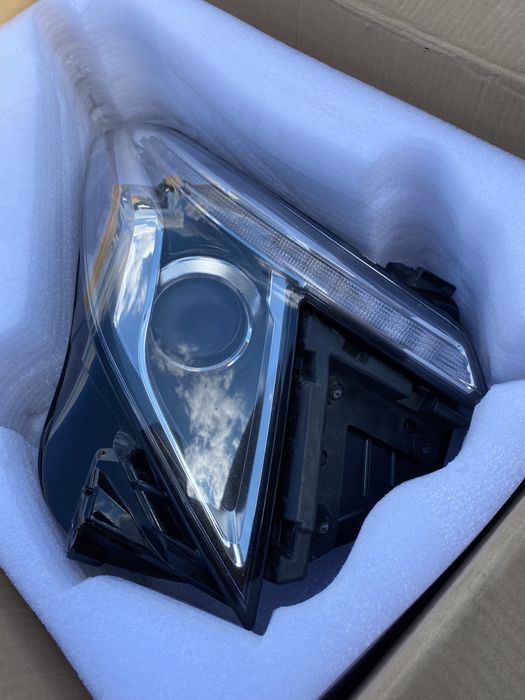 Фарове Cadillac XT5