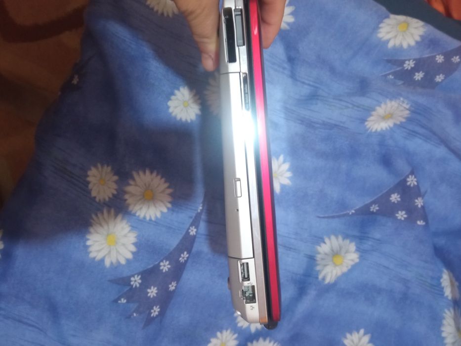 Лаптоп в перфектно състояние