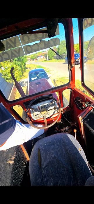 Vând tractor Leuț U445L