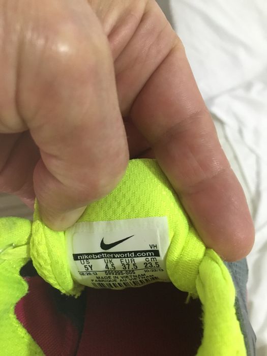 Adidasi Nike stare excelenta