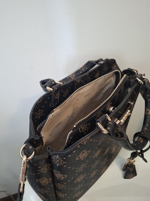 Чанта Guess Лукс в актуален принт