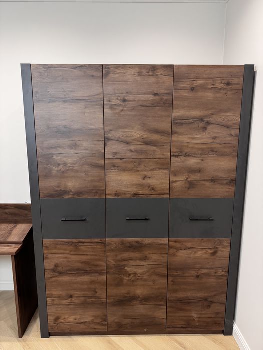 Продам спальнюю гарнитуру