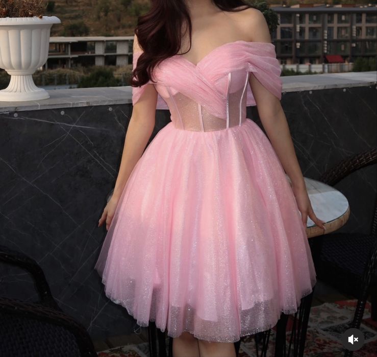 Платье размер М