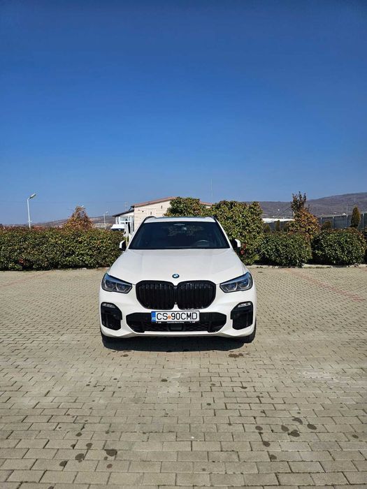 BMW X5       50i