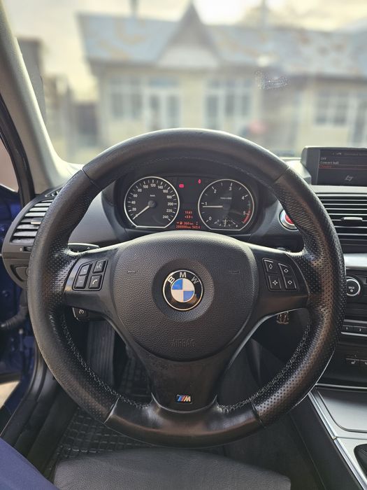 Vând BMW E87 118D facelift