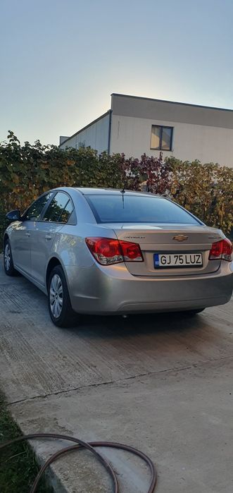 Vând Chevrolet Cruze
