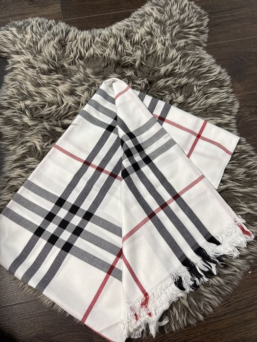 Esarfa Burberry London noua Premium
