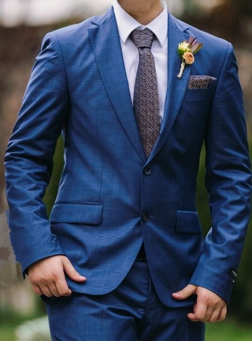 Здравейте продавам Костюм на  ТЕОДОР!!!