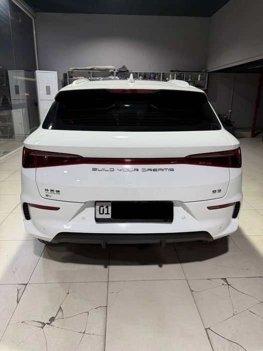 Byd e2 luxury sotiladi