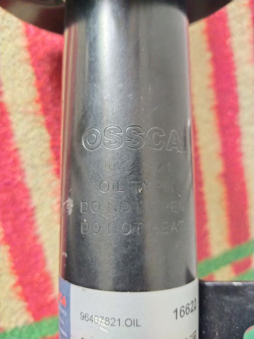 Продам задние Амортизаторы