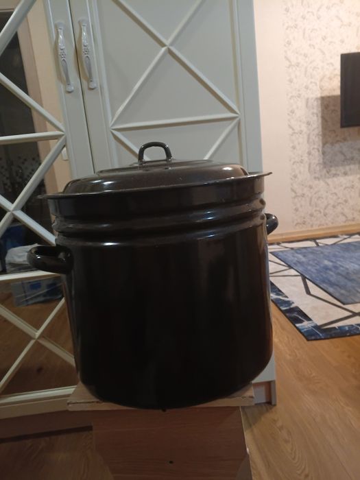Продам кастрюлю 40 л