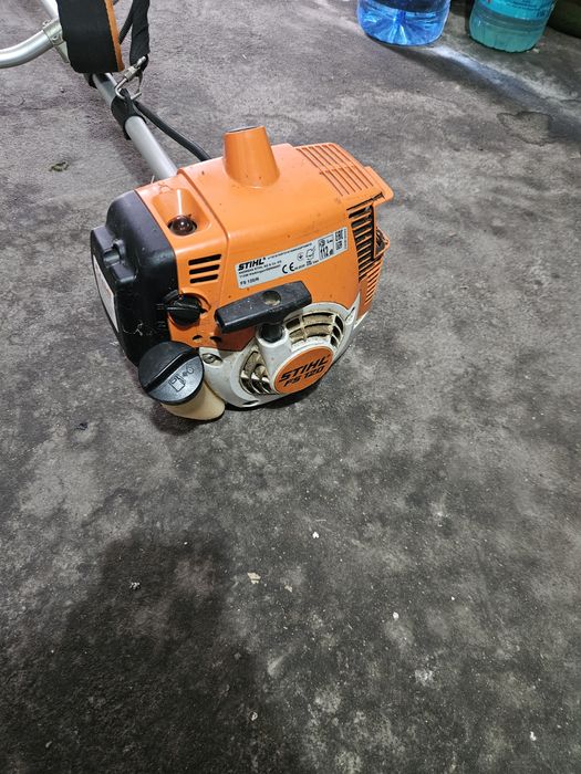 Vând motocoasa aproape noua