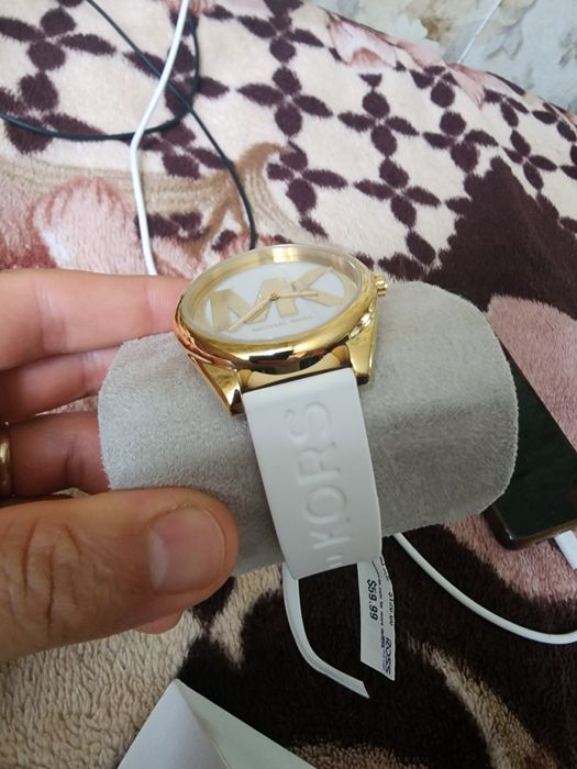 Продам часы Michael Kors