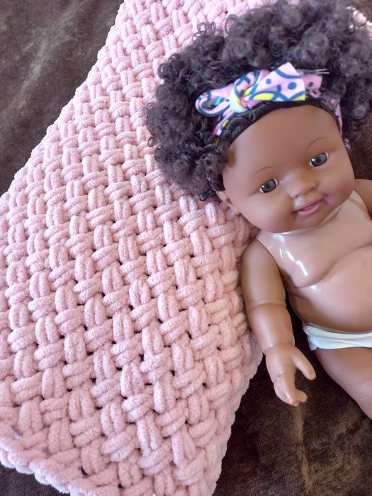 Детские и взрослые пледы. В наличии есть.