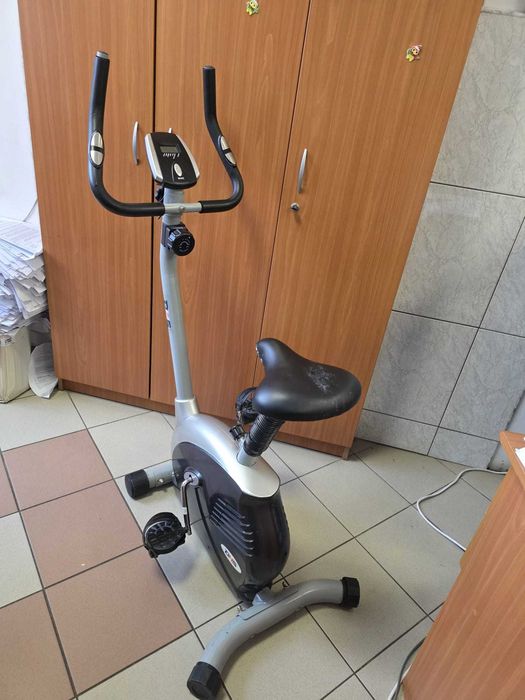 2 aparate de sport: fitness pentru abdomen si bicicleta de camera